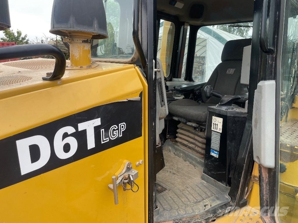 CAT D 6 T LGP ブルドーザー
