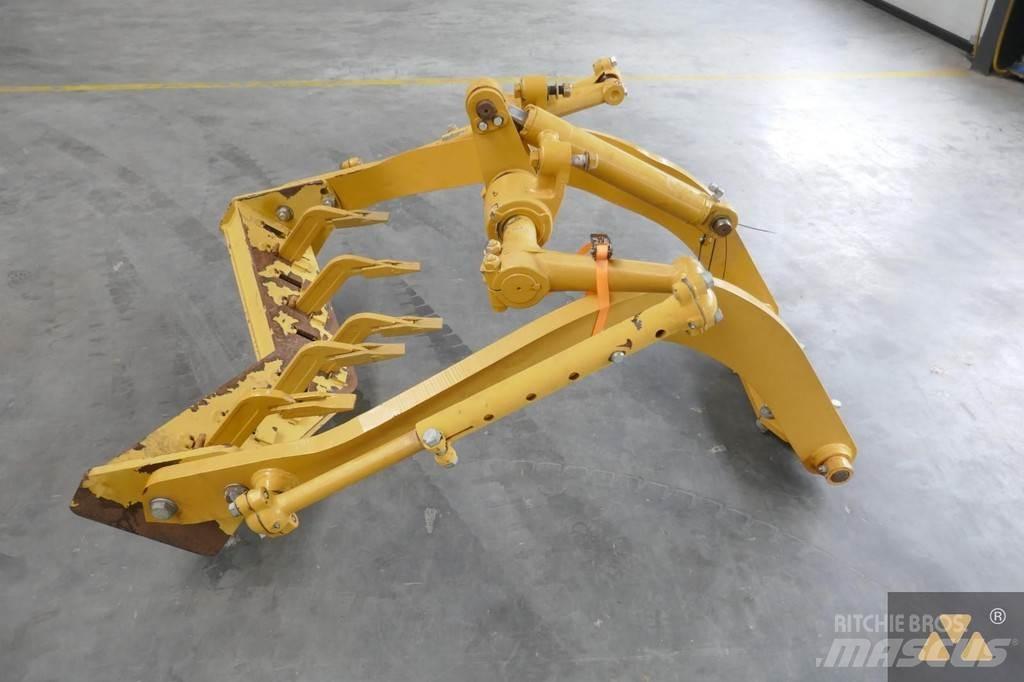 CAT 140M Scarifier その他部品