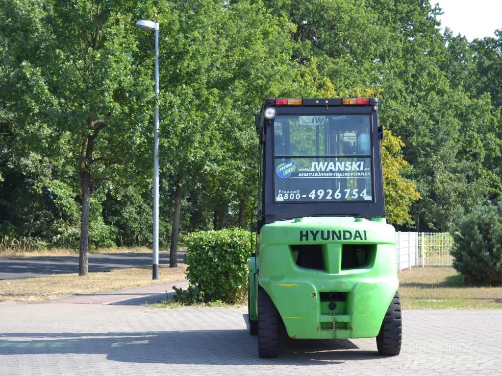 Hyundai 30 D-7 ディーゼル・軽油