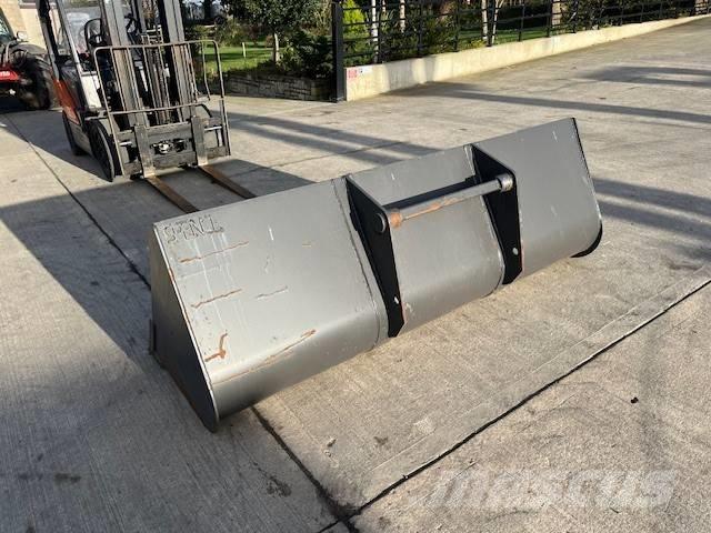 Manitou Bucket テレスコーピックハンドラー