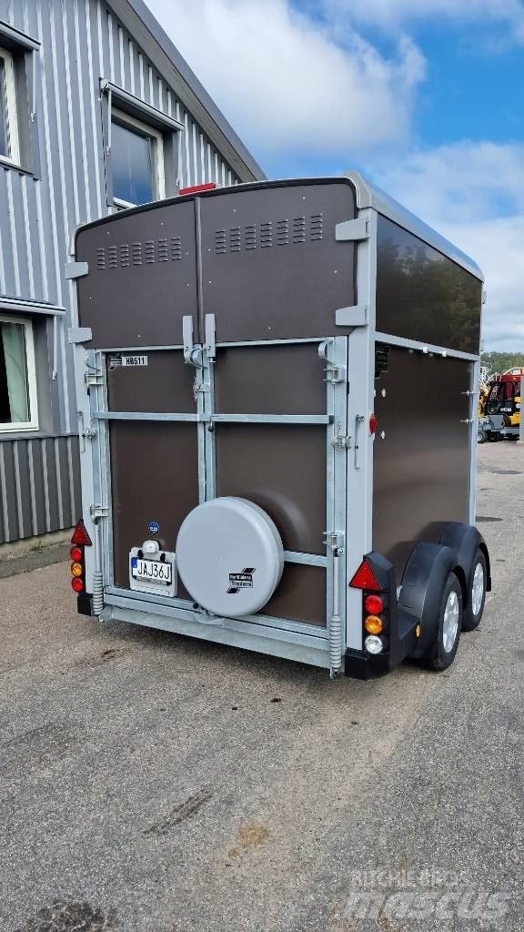 Ifor Williams HB 511 家畜輸送用トレーラー