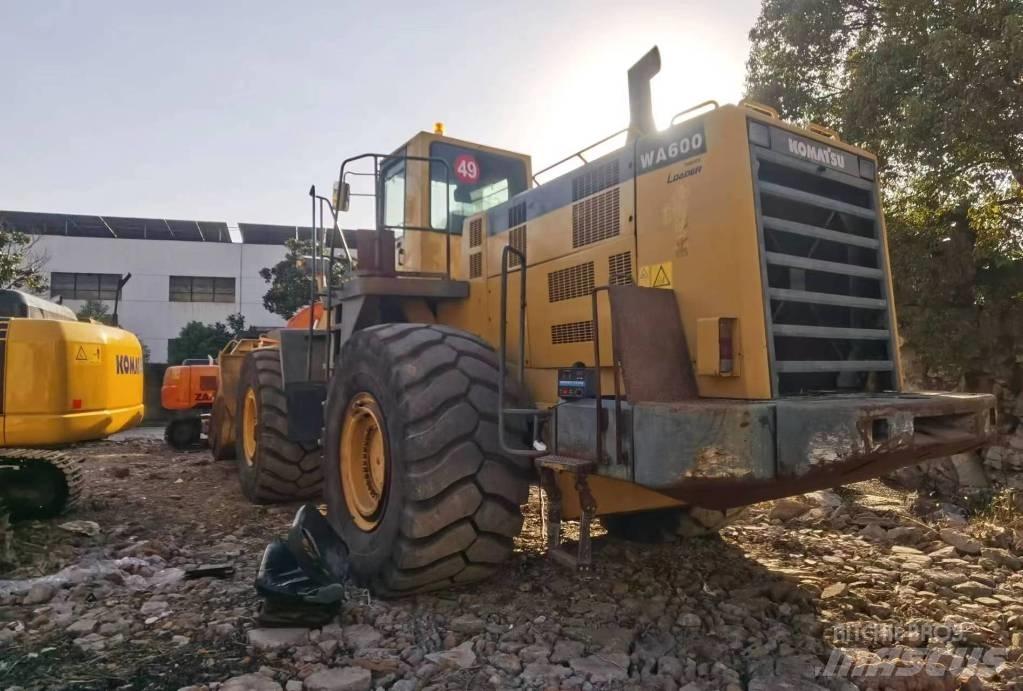 Komatsu WA 600 ホイールローダー・タイヤショベル