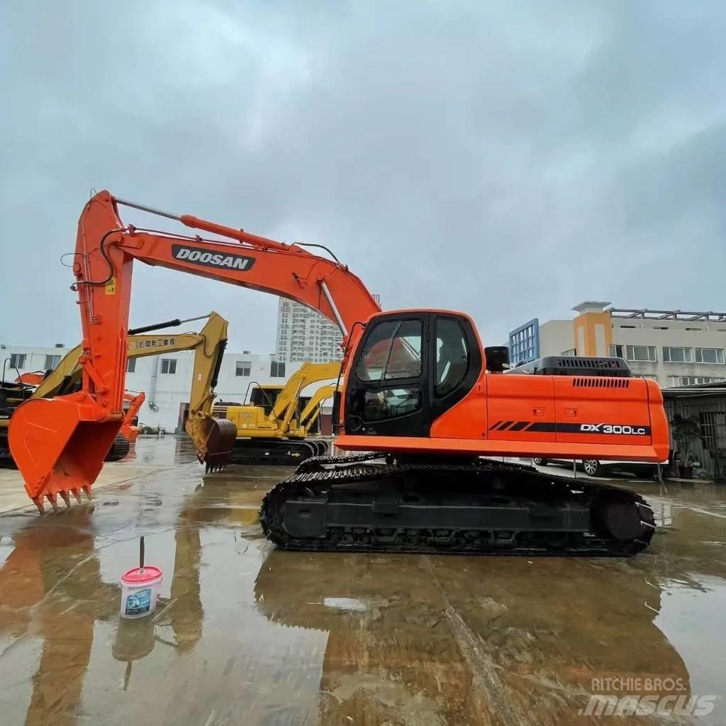 Doosan DX 300 LC ミニ油圧ショベル 7t以下（ミニユンボ・ミニディガー）