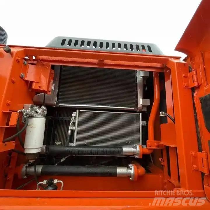 Doosan DX 300 LC ミニ油圧ショベル 7t以下（ミニユンボ・ミニディガー）