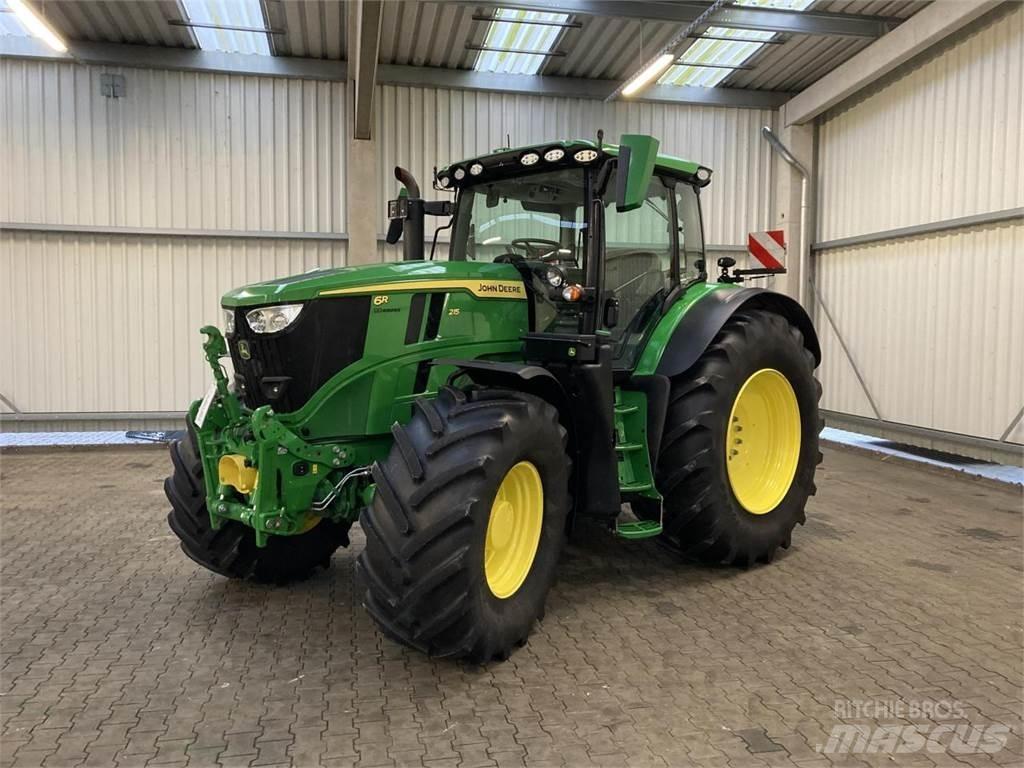 John Deere 6R 215 トラクター