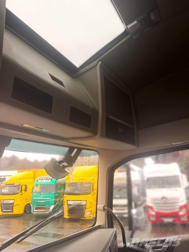 Volvo FH 13 460 キャブ付きシャーシ