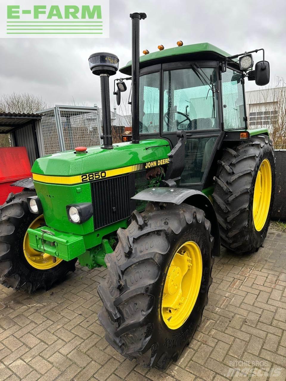 John Deere 2850 トラクター