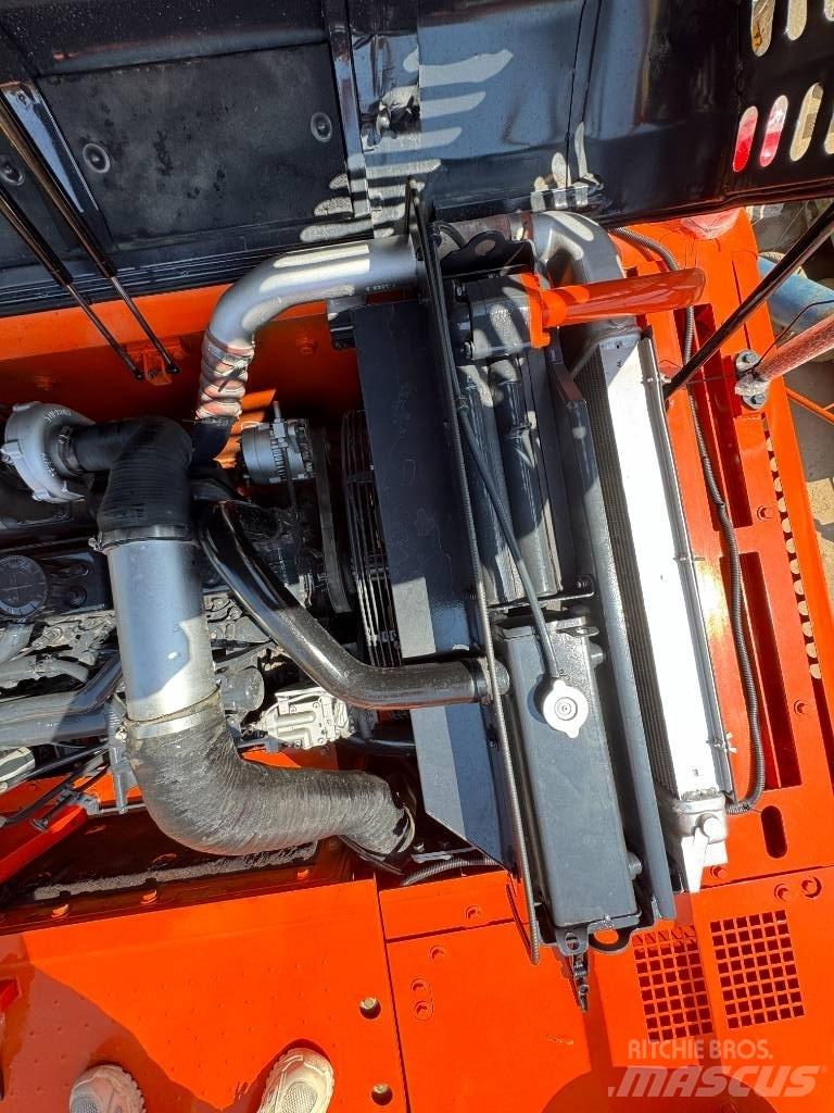 Doosan DX 300 LC 大型油圧ショベル12t以上（パワーショベル・ユンボ）