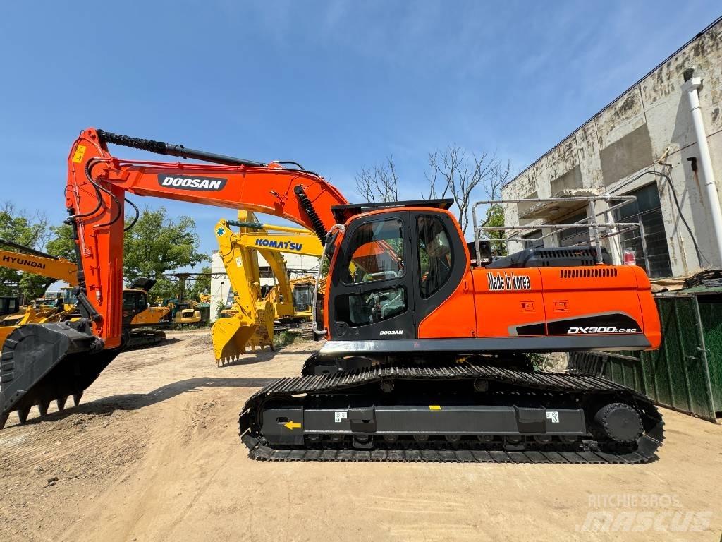 Doosan DX 300 LC 大型油圧ショベル12t以上（パワーショベル・ユンボ）