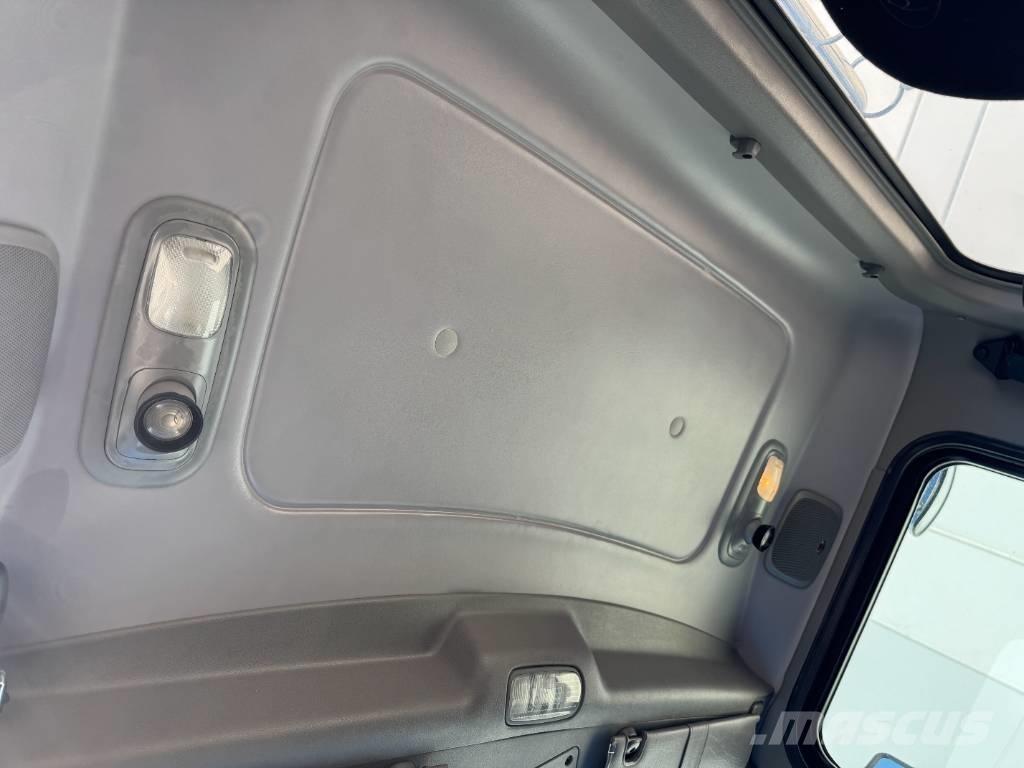 Peterbilt 389 中古トラクターヘッド | トレーラーヘッド