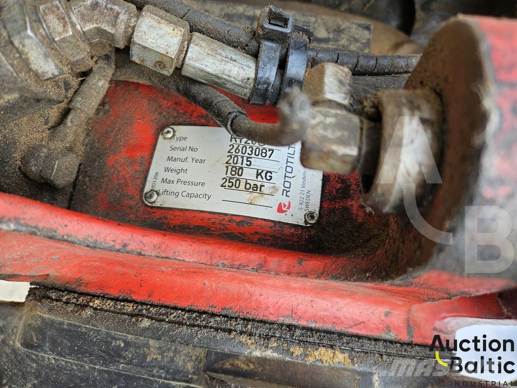 CAT 305.5E2CR ミニ油圧ショベル 7t以下（ミニユンボ・ミニディガー）