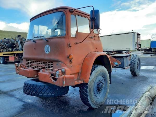 Bedford MJP2 4X4 キャブ付きシャーシ