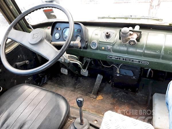 Bedford MJP2 4X4 キャブ付きシャーシ