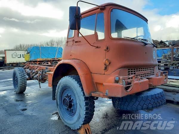 Bedford MJP2 4X4 キャブ付きシャーシ