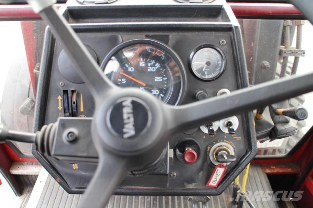 Valmet 815 トラクター