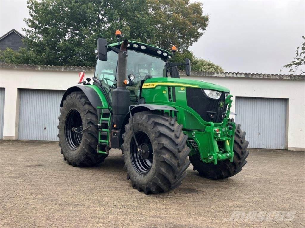 John Deere 6R 250 トラクター