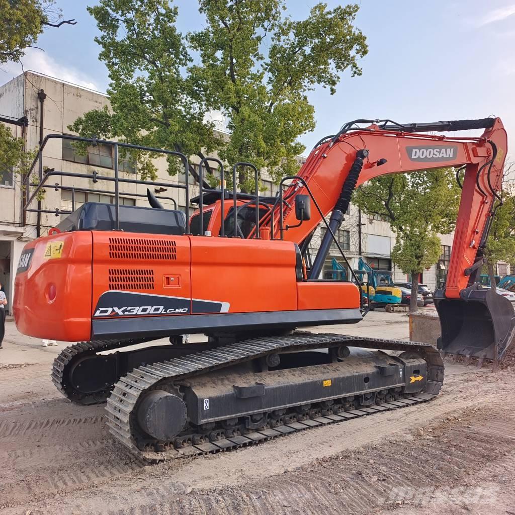 Doosan DX300 大型油圧ショベル12t以上（パワーショベル・ユンボ）