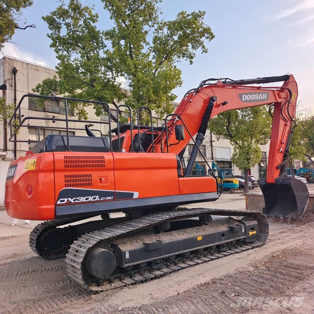 Doosan DX300 大型油圧ショベル12t以上（パワーショベル・ユンボ）