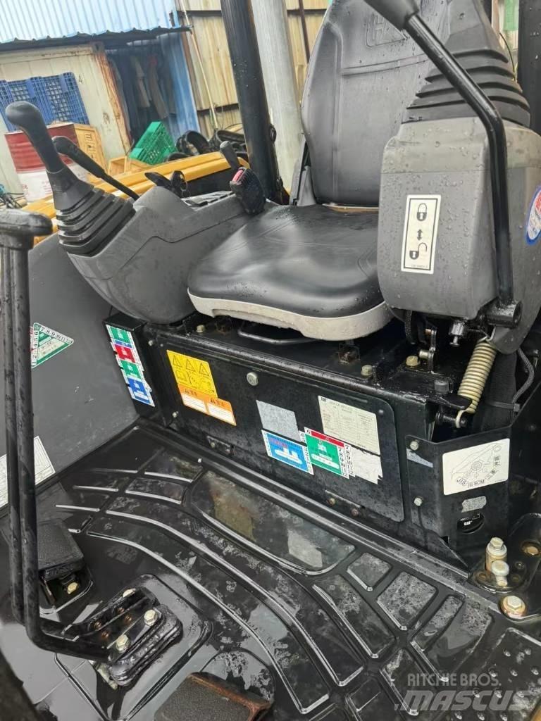 CAT 304 CR ミニ油圧ショベル 7t以下（ミニユンボ・ミニディガー）