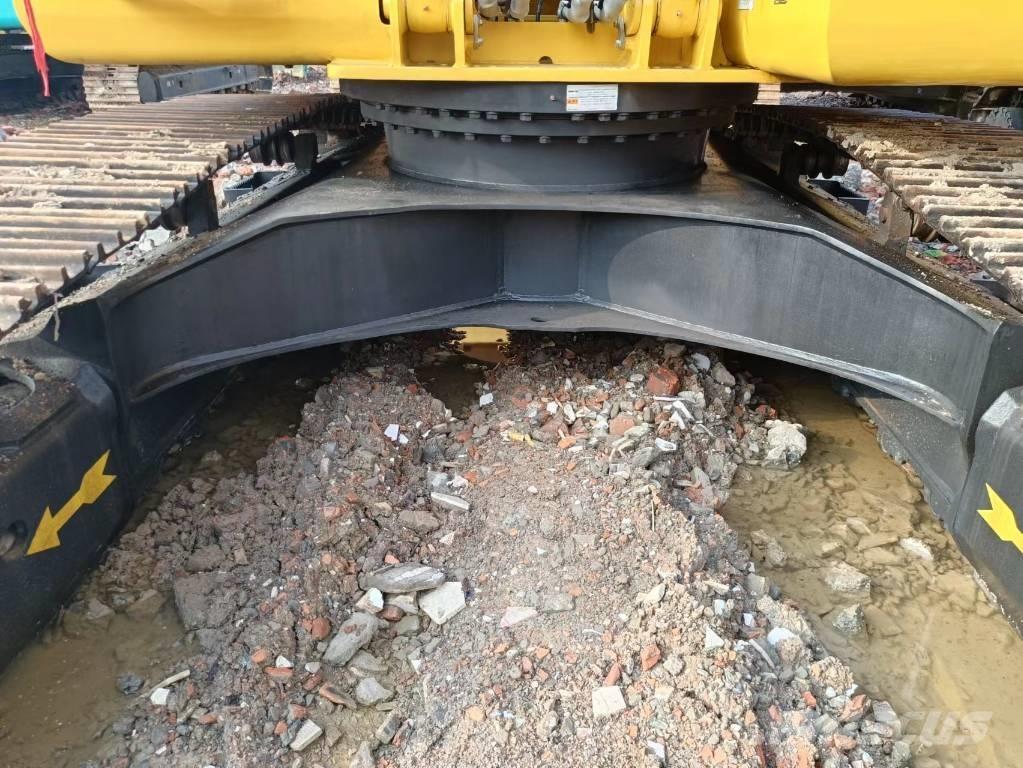 Komatsu PC 200-8 大型油圧ショベル12t以上（パワーショベル・ユンボ）