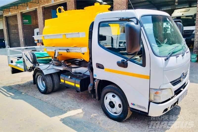 Hino 300 614 その他トラック