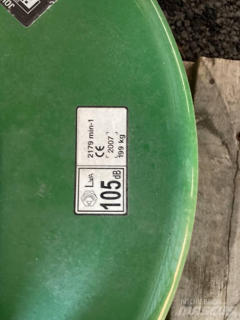 John Deere 7 Iron グランド整備機械-その他