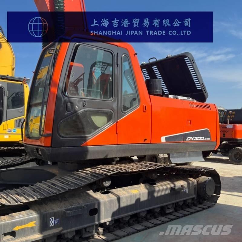 Doosan DX 300 大型油圧ショベル12t以上（パワーショベル・ユンボ）