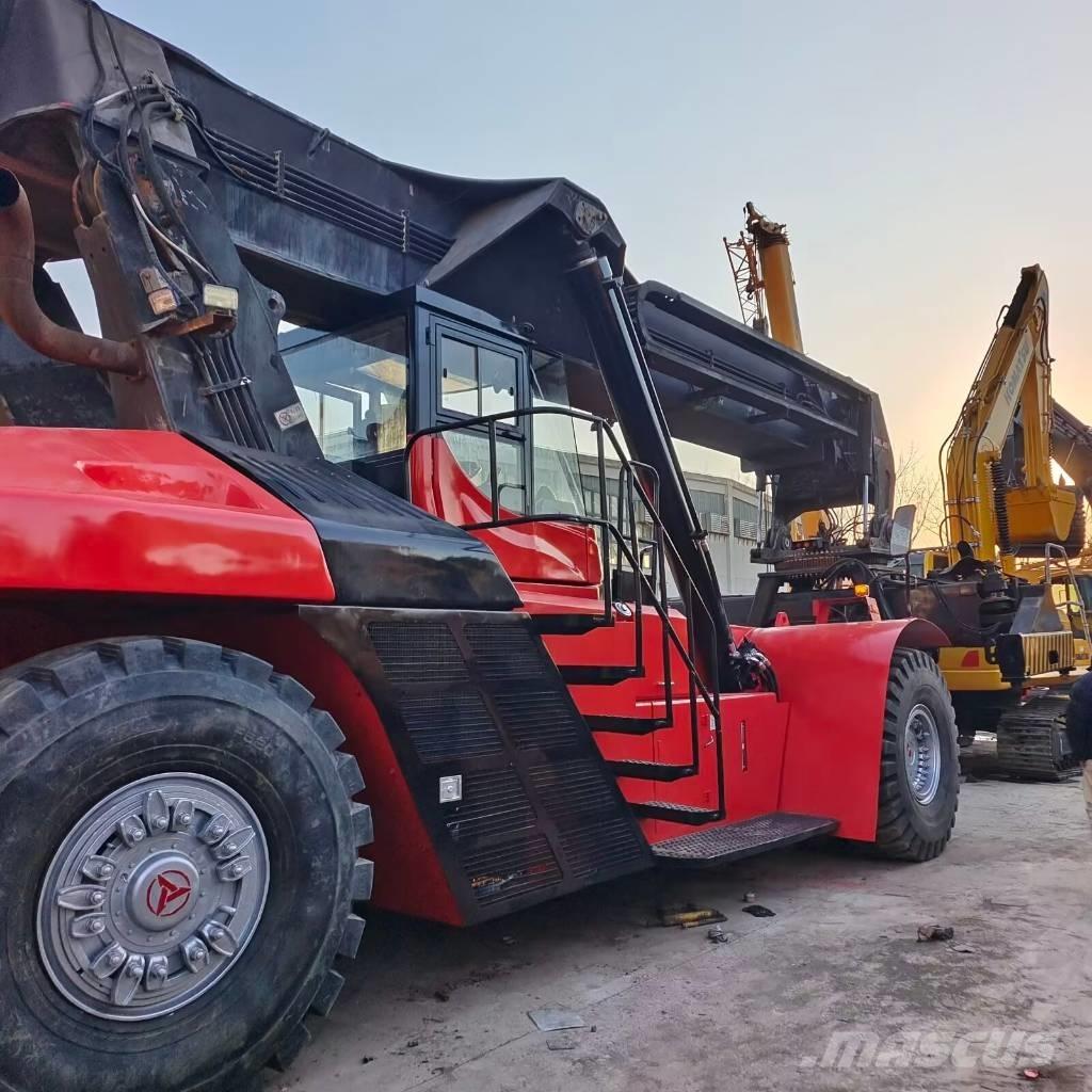 Sany SRSC 45 C30 リーチスタッカー