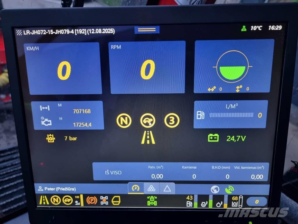 Komatsu 931 XC ハーベスター