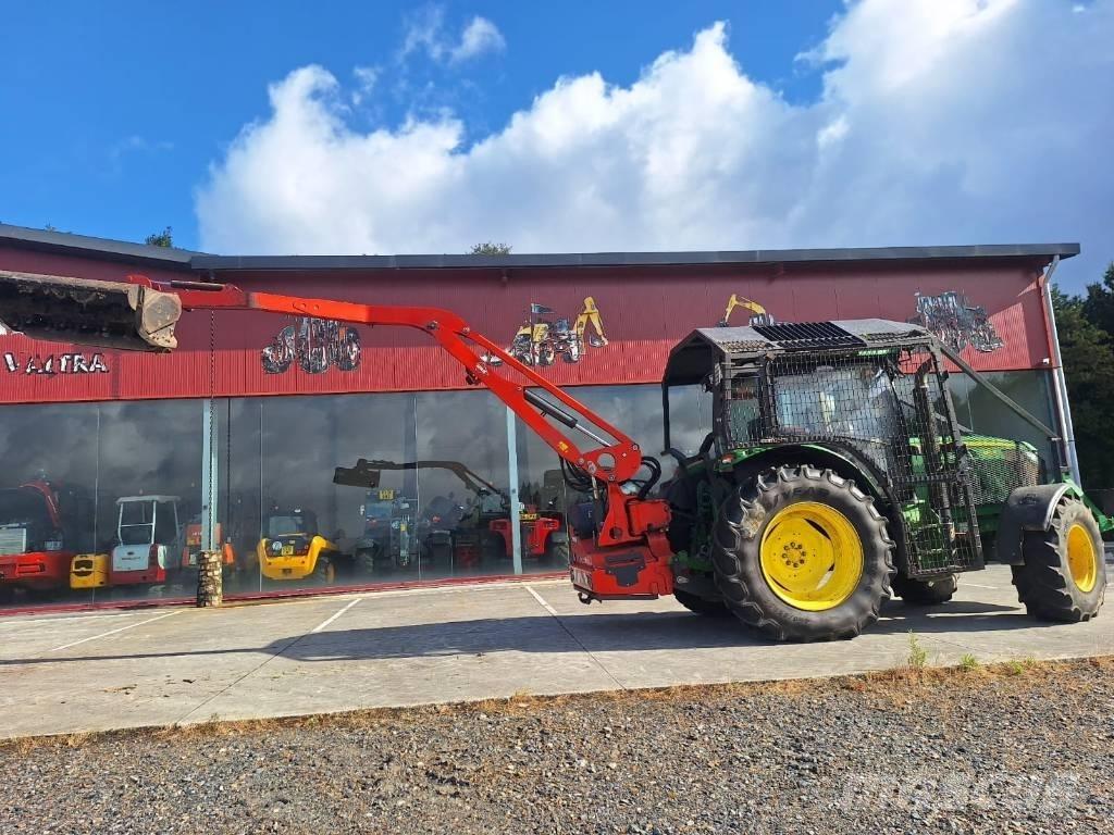 John Deere 6115 R トラクター