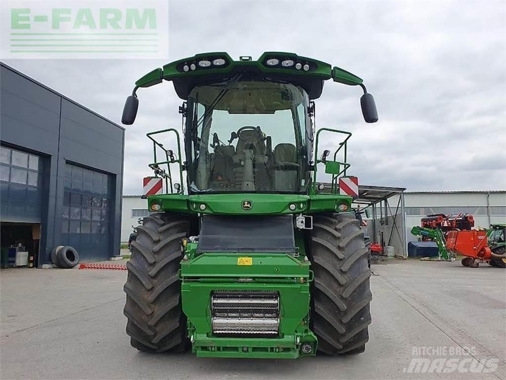 John Deere 9800 自走式フォレージハーベスター