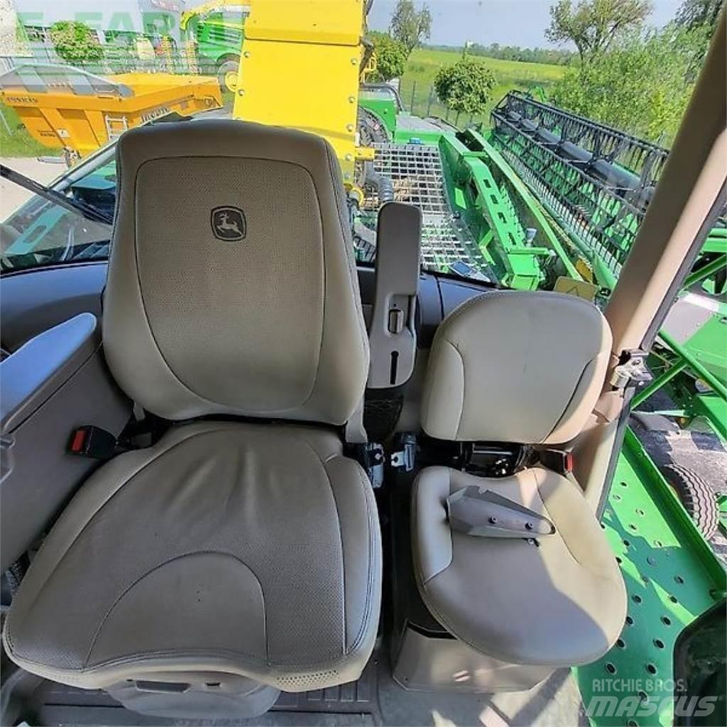 John Deere 9800 自走式フォレージハーベスター
