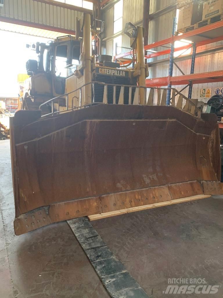 CAT D 8 R II ブルドーザー