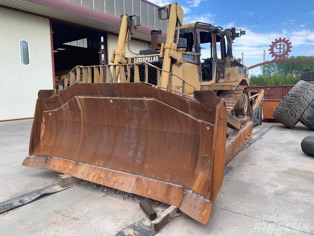 CAT D 8 R II ブルドーザー