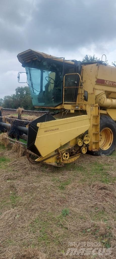 New Holland TX 34 コンバイン