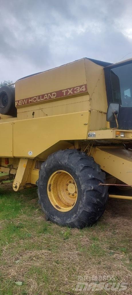 New Holland TX 34 コンバイン