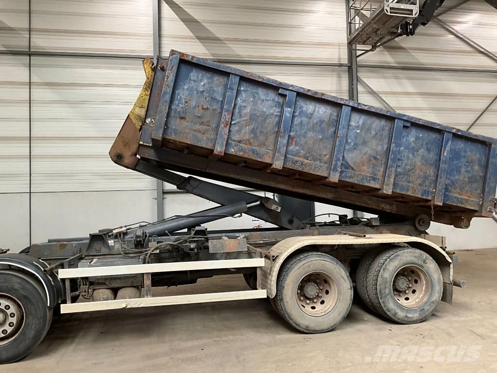 Volvo FH 16 520 8X4 アームロール