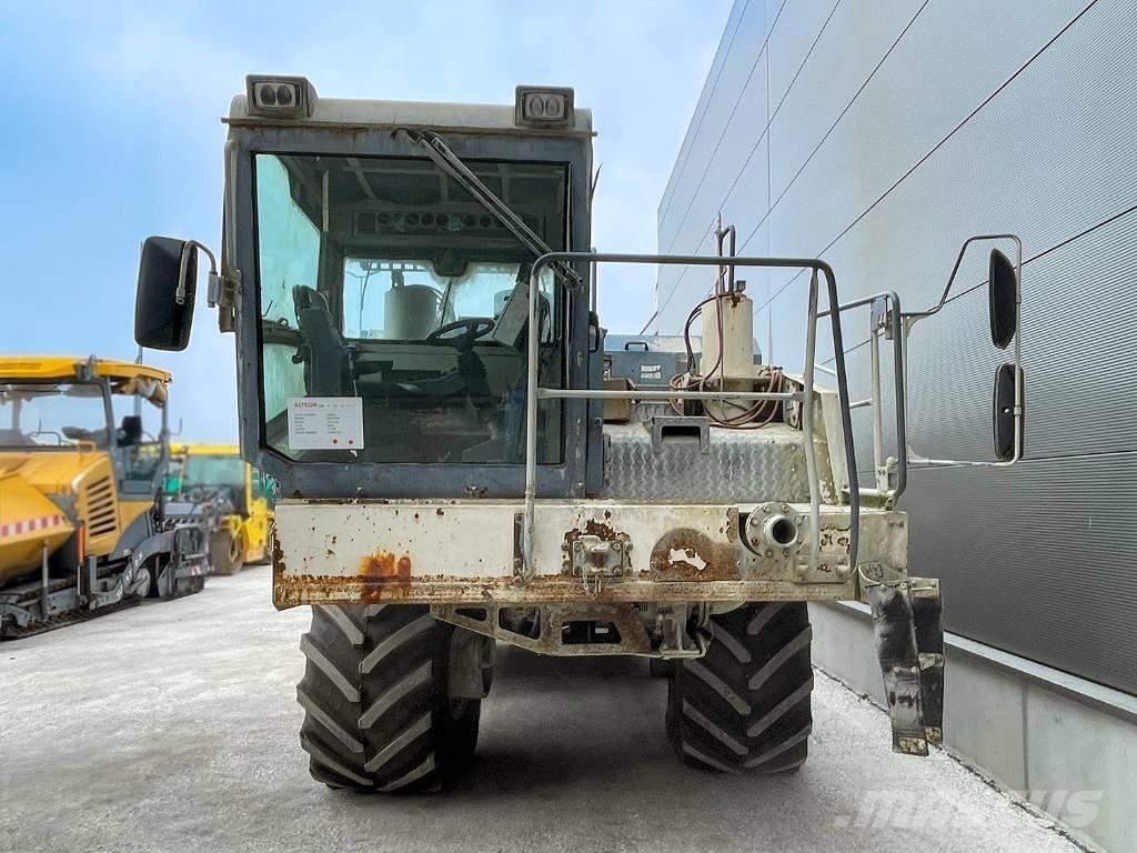 Wirtgen WR 2400 アスファルトリサイクルマシン