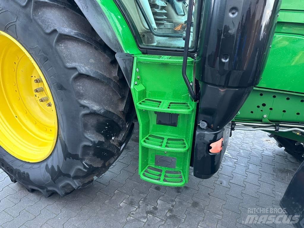 John Deere 6145 R トラクター