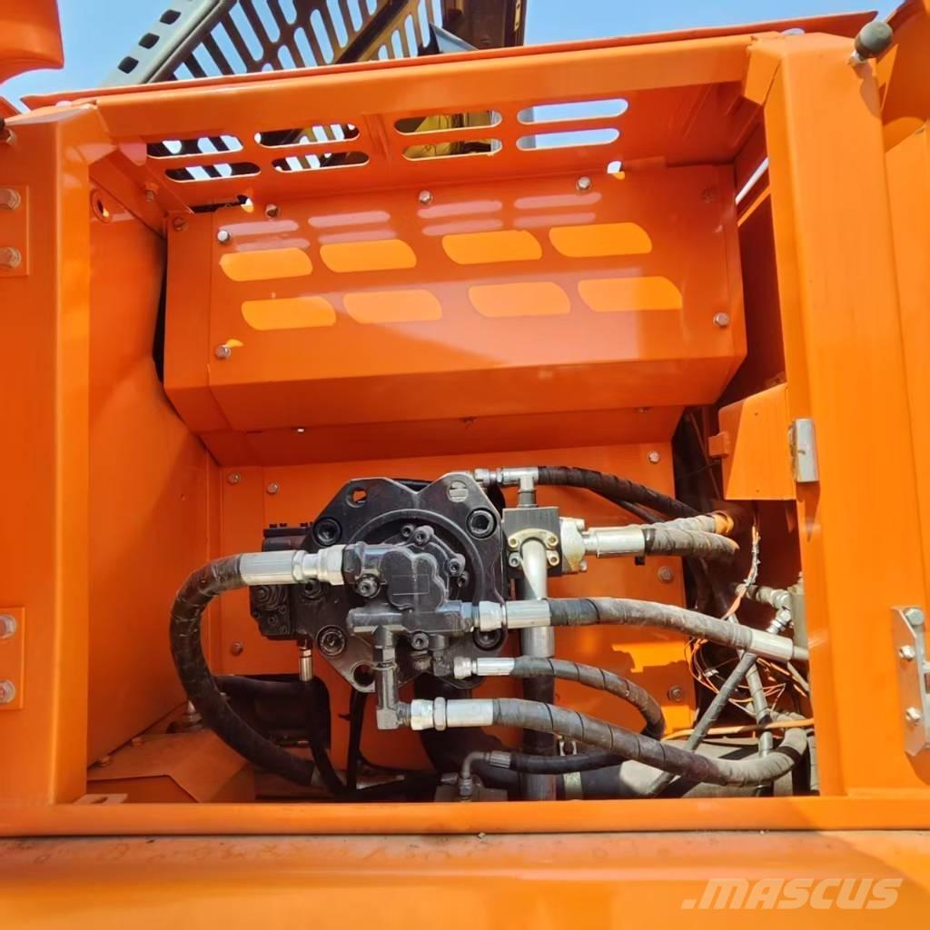 Doosan DX 225 LC 大型油圧ショベル12t以上（パワーショベル・ユンボ）