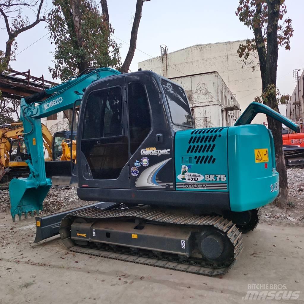 Kobelco SK75 中型油圧ショベル 7ｔ-12ｔ（ユンボ・パワーショベル・バックホー）