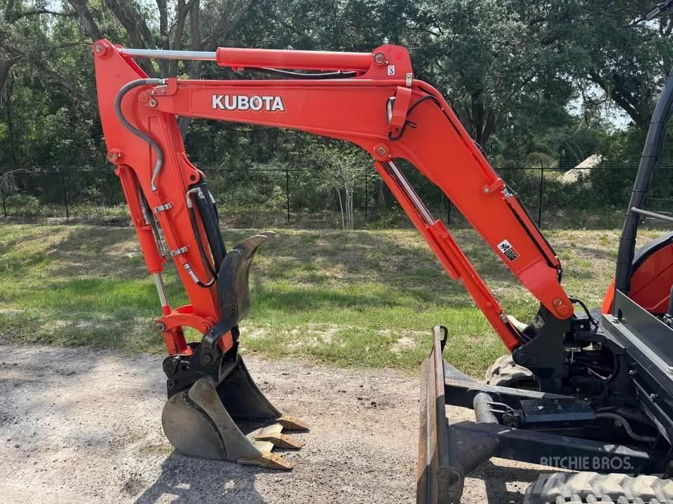 Kubota KX 71-3 ミニ油圧ショベル 7t以下（ミニユンボ・ミニディガー）