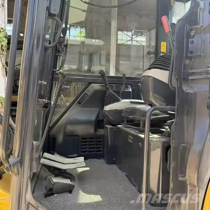 Komatsu PC55MR ミニ油圧ショベル 7t以下（ミニユンボ・ミニディガー）