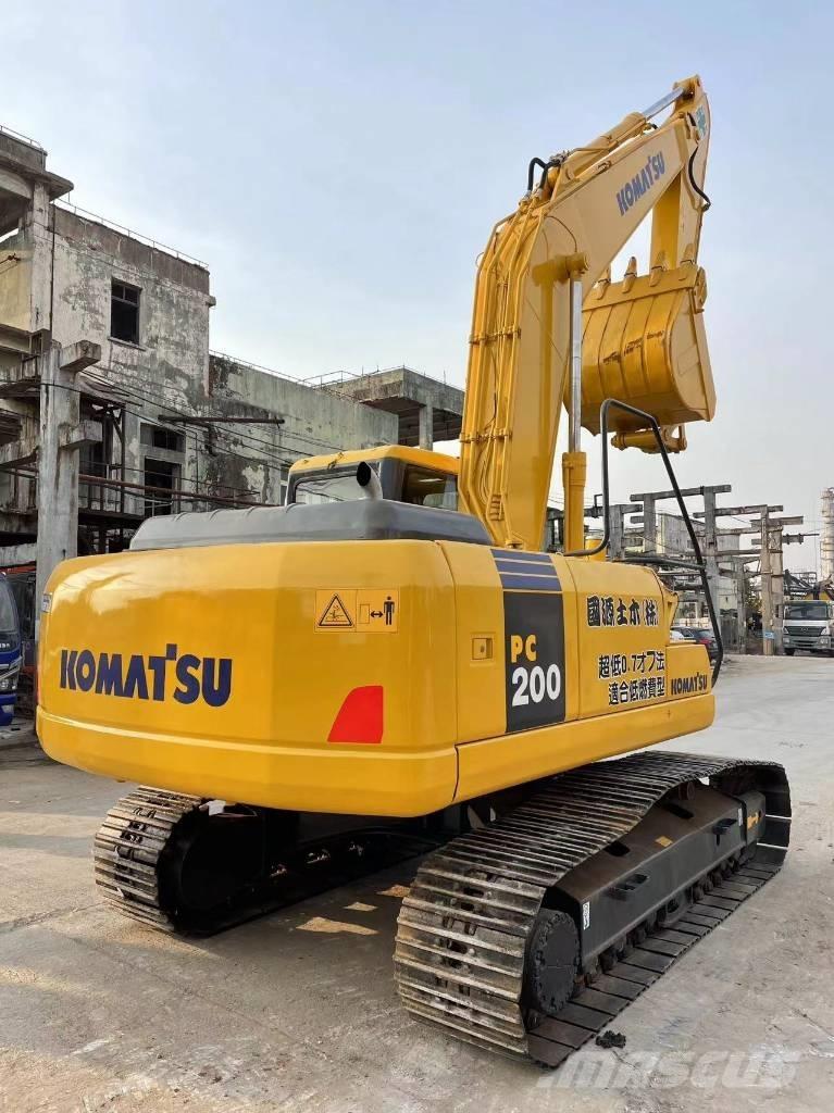 Komatsu PC 200-7 大型油圧ショベル12t以上（パワーショベル・ユンボ）
