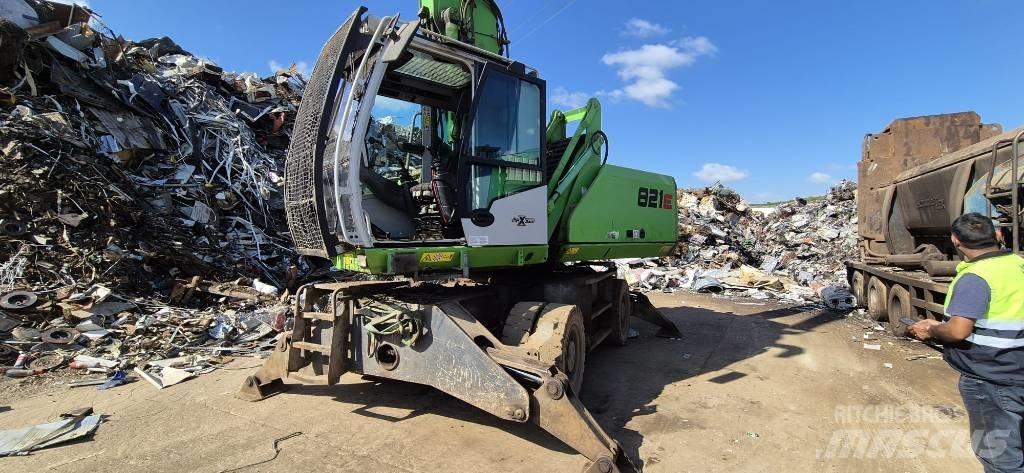 Sennebogen 821 E 廃棄物／工業産廃処理機