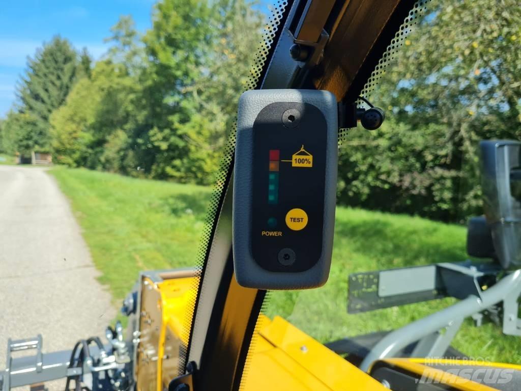 Liebherr T 32-7 テレスコーピックハンドラー