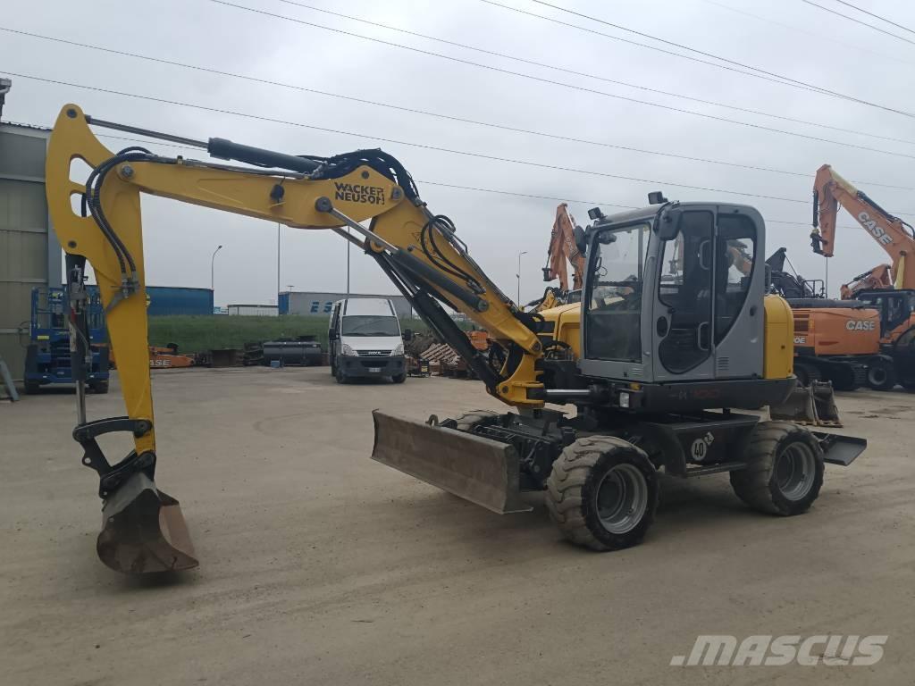Wacker Neuson EW 100 ホイール式油圧ショベル（パワーショベル・ユンボ・バックホー）