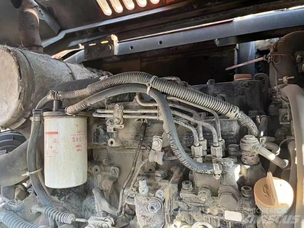 Doosan DX60W ホイール式油圧ショベル（パワーショベル・ユンボ・バックホー）