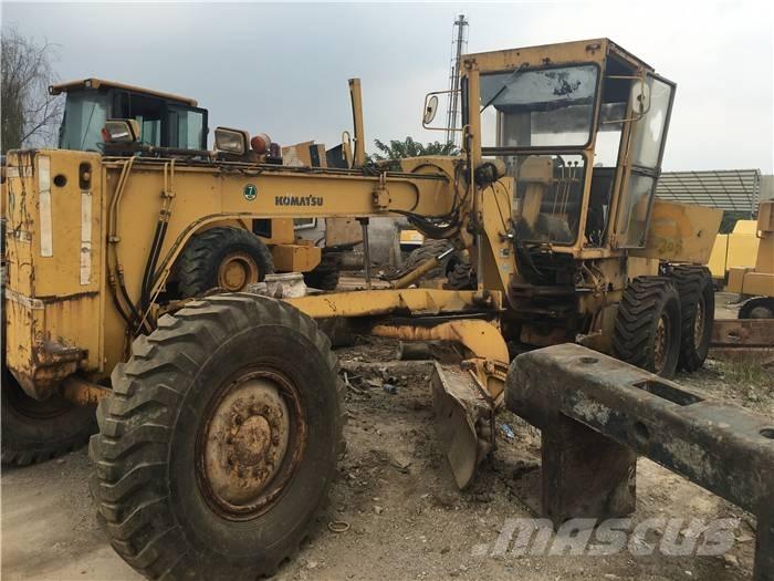 Komatsu GD 511 モーターグレーダー