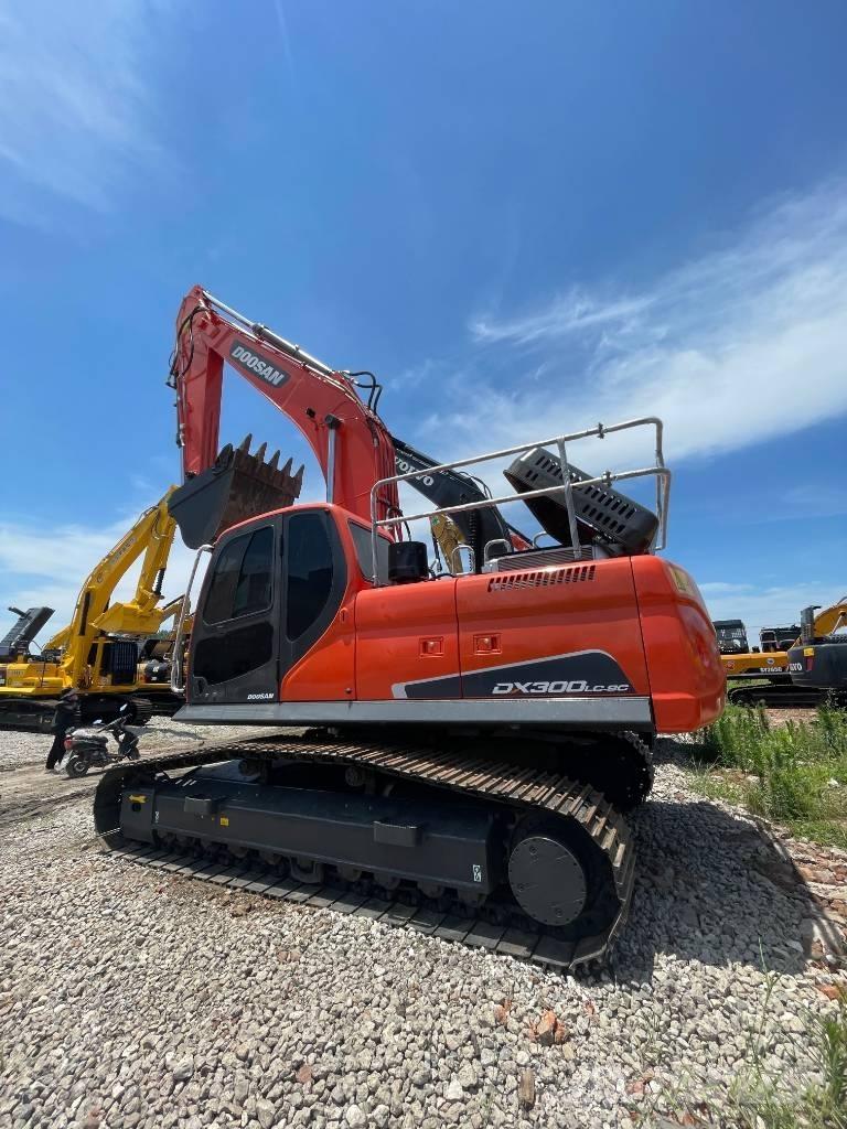 Doosan DX 300 LC 大型油圧ショベル12t以上（パワーショベル・ユンボ）